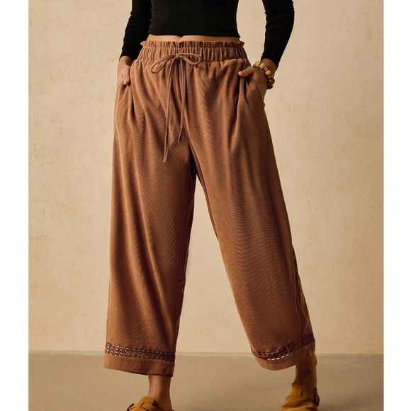 Plus Brown Stretchy Waist Pockets Cropped Pants - Picture 1 of 5